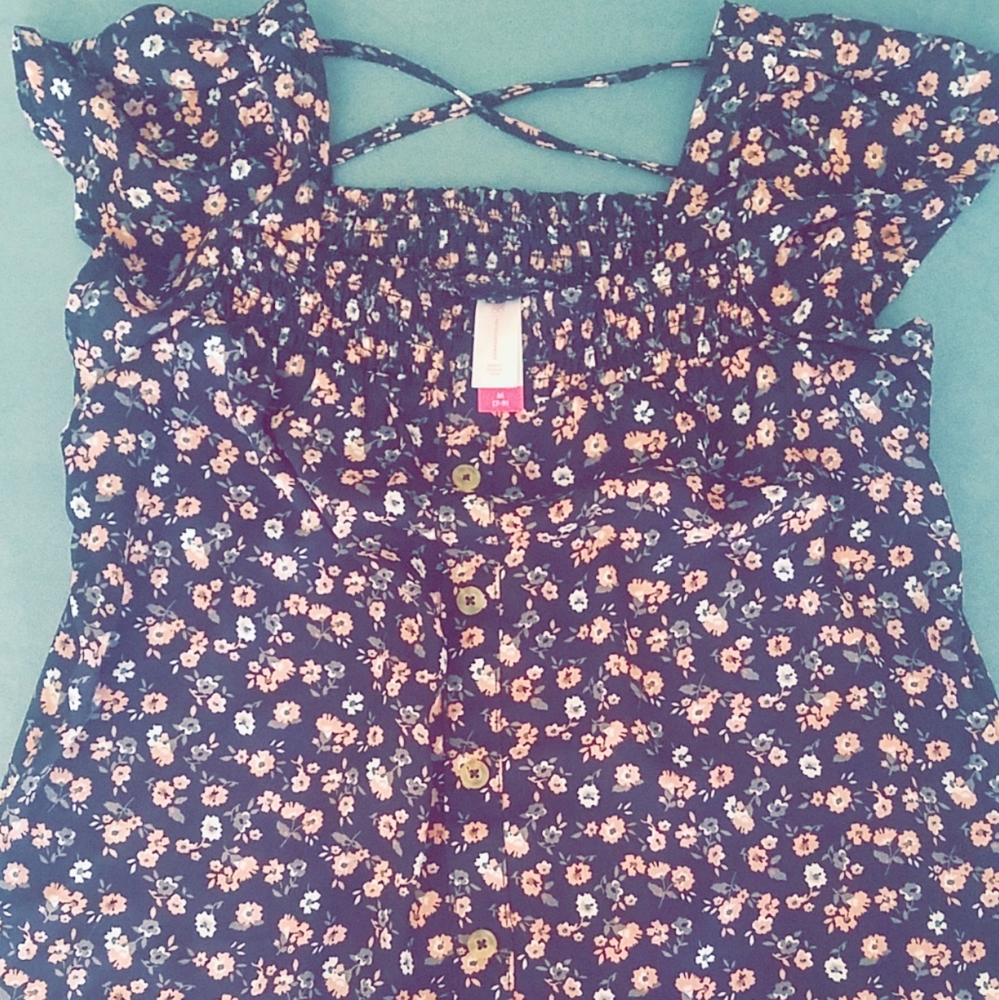 Juniors mediums blouses